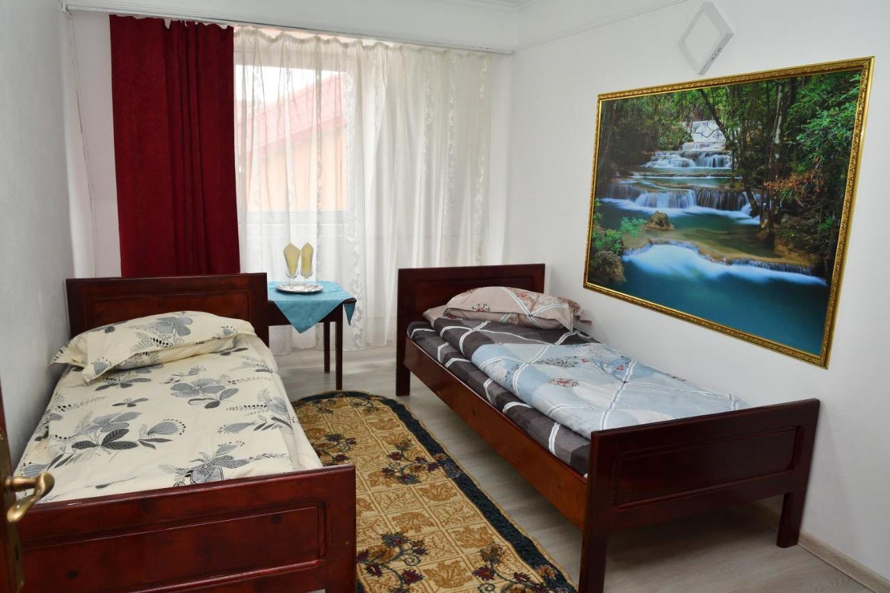 Ostello Casa Simescu I Caransebeş Esterno foto