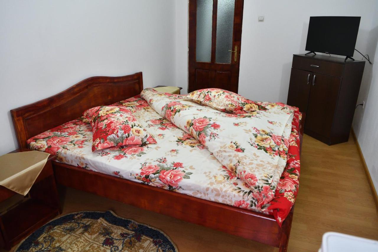 Ostello Casa Simescu I Caransebeş Esterno foto